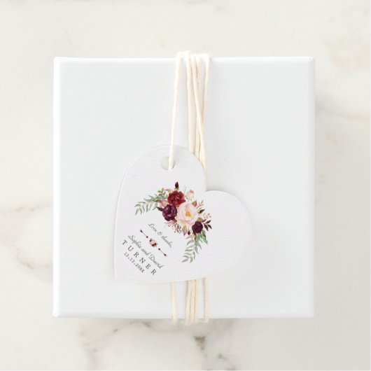 Étiquettes Cadeau Charme Bourgogne Marsala Floral Mariage (En situation)