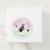 Étiquettes Cadeau Chaud vert sorcier Halloween anniversaire (En situation)