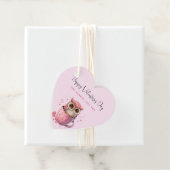 Étiquettes Cadeau Chouette rose mignonne en coupe Saint-Valentin (En situation)