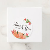 Étiquettes Cadeau Citrouilles d'aquarelle et Merci Feuille d'érable (En situation)