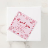 Étiquettes Cadeau Cœurs roses rouges dessinés à la main Saint-Valent (En situation)