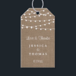 Étiquettes-cadeau Collection de Mariages Rustic Burlap<br><div class="desc">Simple mais élégant, les lampes à cordes de la collection rustique mariage burlap est un design étonnant avec de belles lumières à cordes blanches suspendues sur un arrière - plan effet burlap, qui est parfait pour toute célébration mariage rustique. Ces étiquettes cadeau peuvent être personnalisées pour votre occasion spéciale et...</div>