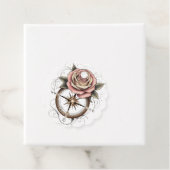 Étiquettes Cadeau Conception rose Boussole inspirée par le tatouage (En situation)