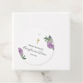 Étiquettes Cadeau Confirmation Plutôt Violet Floral avec croix (En situation)