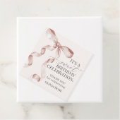 Étiquettes Cadeau Coquette Beige Bow Girl Anniversaire (En situation)