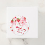 Étiquettes Cadeau Coquette fraise fête d'anniversaire ronde (En situation)