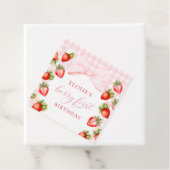 Étiquettes Cadeau Coquette fraise premier anniversaire (En situation)