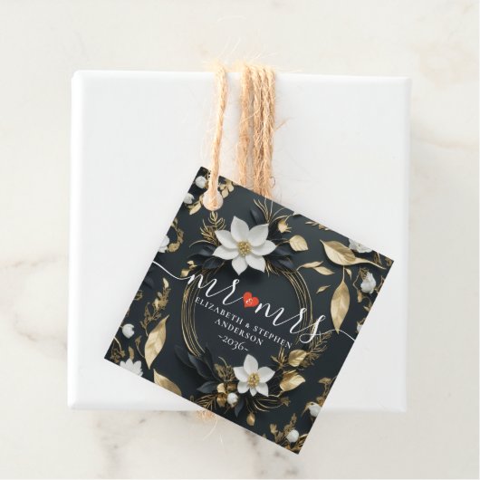 Étiquettes Cadeau Couronne florale de mariage élégante noire blanche (En situation)
