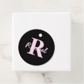 Étiquettes Cadeau Cute Customizable Monogram | Light Pink & Black (En situation)