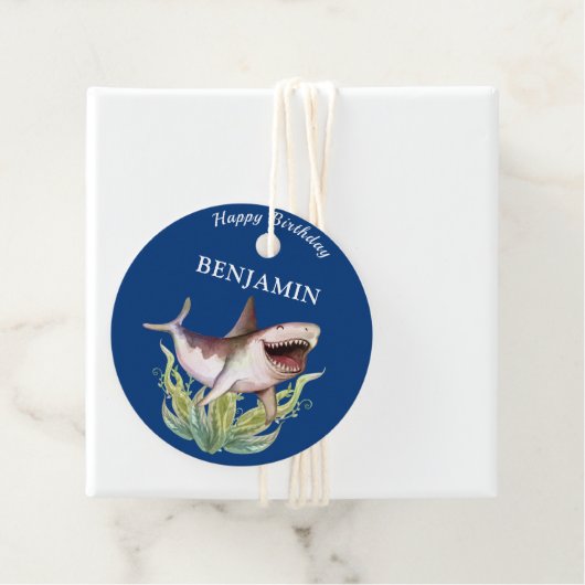 Étiquettes Cadeau Cute Shark Boys Blue Birthday Party (En situation)