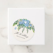 Étiquettes Cadeau Décor de fleurs bleues (En situation)