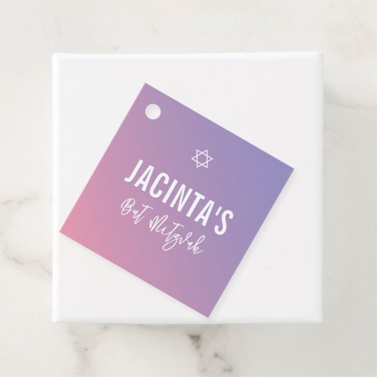 Étiquettes Cadeau dégradé rose pourpre bat mitzvah (En situation)