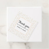 Étiquettes Cadeau Délicat feuilles abstraits merci mariage (En situation)