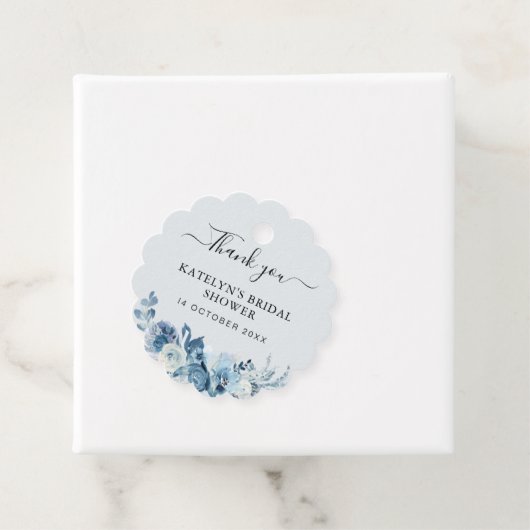 Étiquettes Cadeau douche nuptiale florale bleu poussiéreux merci (En situation)
