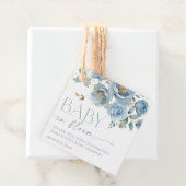 Étiquettes Cadeau Dusty bleu floral rose bébé en fleurs garçon douch (En situation)