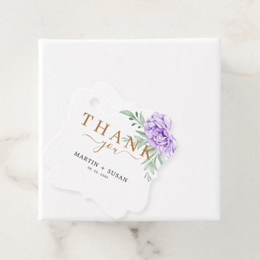 Étiquettes Cadeau Dusty Purple Peony Rose vert Feuille Mariage (En situation)