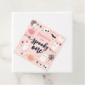 Étiquettes Cadeau Éffrayant Une Mignonne Halloween Ghost 1er Décor A (En situation)