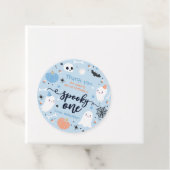Étiquettes Cadeau Éffrayant Une Mignonne Halloween Ghost 1er Décor A (En situation)