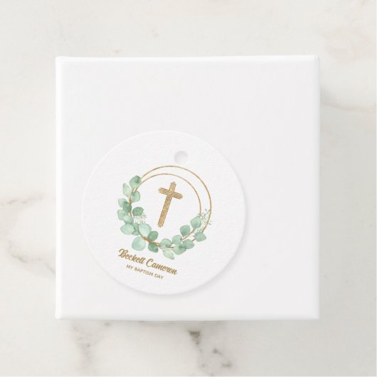 Étiquettes Cadeau Élégant Baptême d'Eucalyptus (En situation)