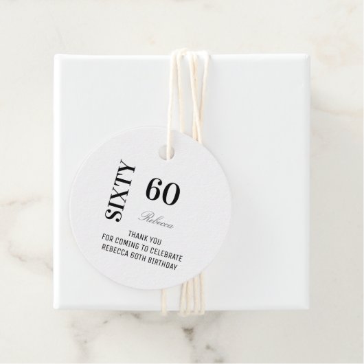Étiquettes Cadeau Elegant Black White Script 60 Birthday Thank You (En situation)
