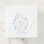 Étiquettes Cadeau Elégant bleu clair aquarelle Florals Mariage (En situation)