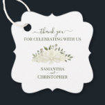 Étiquettes Cadeau Elégant Boho blanc ivoire Rose Merci Mariage<br><div class="desc">Ces belles étiquettes de faveur sont parfaites pour remercier les invités spéciaux ou les membres de votre mariage. Elles présentent un beau design boho chic rustique avec vos noms et la date mariage avec un joli ensemble de roses aquarelles peints à la main, fleurs et feuillage dans les tons d'ivoire,...</div>