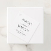 Étiquettes Cadeau Elegant Classic Script Calligraphy Wedding (En situation)