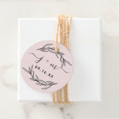 Étiquettes Cadeau Elegant Laurel Feuille Script Initiales Mariage (En situation)