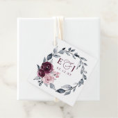 Étiquettes Cadeau Elegant Modern Botanical Burgundy Floral Wedding (En situation)