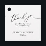 Étiquettes Cadeau Elégant noir et blanc Faveurs Merci<br><div class="desc">Conçu pour se coordonner avec notre collection Romantic Script mariage,  ce tag personnalisable,  dispose d'un graphique de calligraphie merci,  jumelé à une police serif classe en noir. Éléments correspondants disponibles.</div>