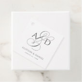 Étiquettes Cadeau Élégant script initial Monogramme Mariage classiqu (En situation)