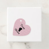 Étiquettes Cadeau Équipe de la mariée texte avec des points rose (En situation)