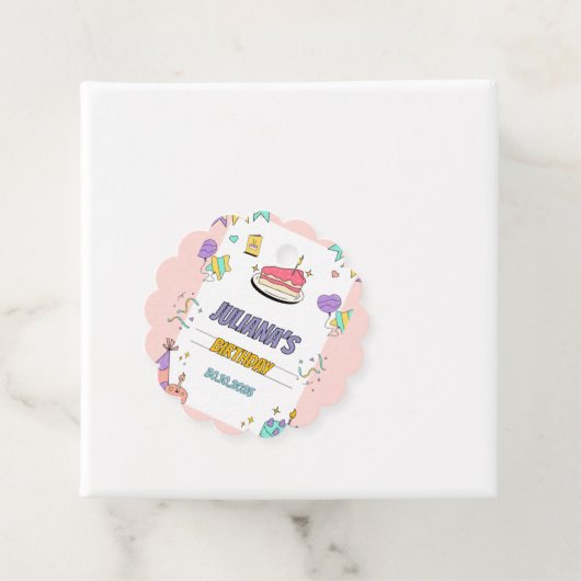 Étiquettes Cadeau Fête d'anniversaire colorée (En situation)