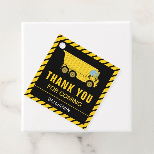 Étiquettes Cadeau Fête d'anniversaire de la construction de camions (En situation)