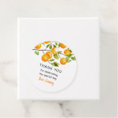 Étiquettes Cadeau Fête d'anniversaire de Little Cutie (En situation)