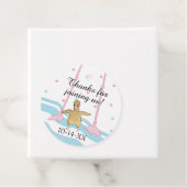 Étiquettes Cadeau Flamant rose baby shower (En situation)