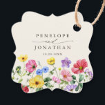Étiquettes Cadeau Fleur sauvage Rustic Chic Floral Mariage campagnar<br><div class="desc">Célébrez votre histoire d'amour avec cette élégante marque de mariage florale avec un design de fleurs sauvages couleur aquarelle et script de calligraphie moderne. Parfait pour un mariage de jardin, une cérémonie en plein air ou une célébration boho rustique, ce design mêle des éléments floral fantaisistes à une élégance intemporelle....</div>