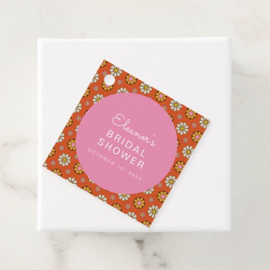 Étiquettes Cadeau Fleurs rétro 60s Orange rose Fête des mariées pers (En situation)