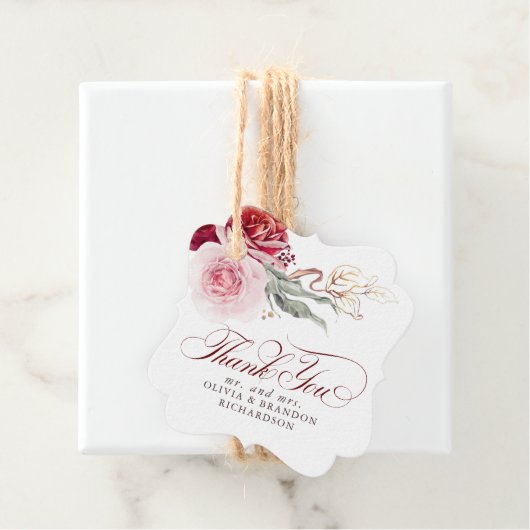 Étiquettes Cadeau Fleurs rouges bourguignonnes Merci boho élégant (En situation)