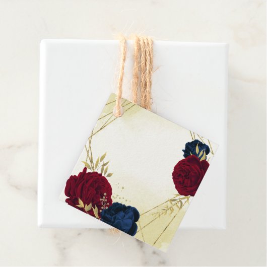 Étiquettes Cadeau fleurs rouges marine or feuille mariage (En situation)