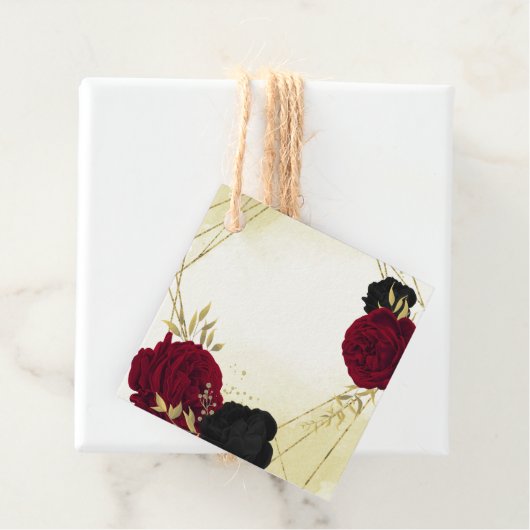 Étiquettes Cadeau fleurs rouges noires or feuille mariage (En situation)