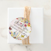 Étiquettes Cadeau Fleurs sauvages et papillons colorés fête d'annive (En situation)