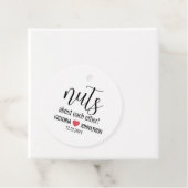 Étiquettes Cadeau Fous de chaque mariage (En situation)