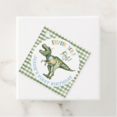 Étiquettes Cadeau Garçons Green Stomp Chomp Roar Dinosaur 1er annive (En situation)