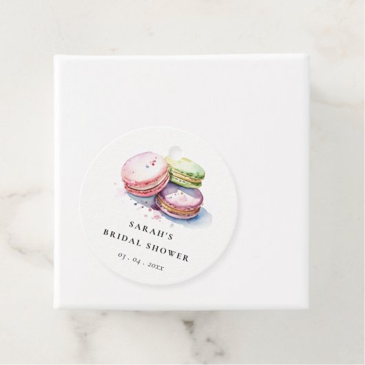 Étiquettes Cadeau Gâteau de mariage Macarons français à l'aquarelle (En situation)
