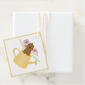 Étiquettes Cadeau Goldendoodle Dans L'Arrosage Can Jaune (En situation)