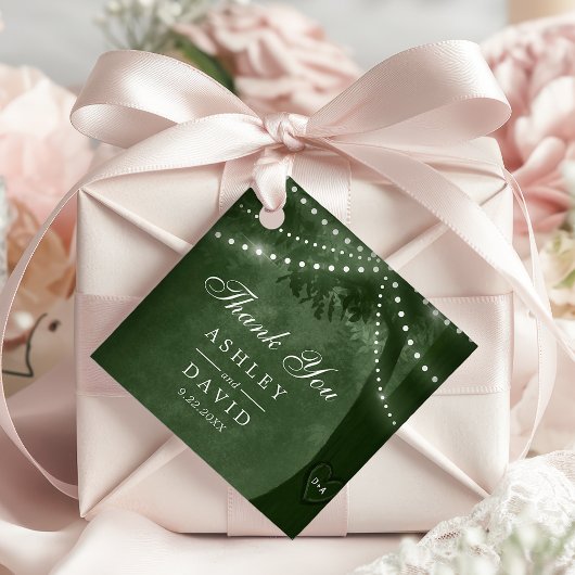 Étiquettes Cadeau Green Rustic Tree Lights Mariage Initiales sculpté