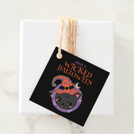 Étiquettes Cadeau Halloween en chat à sorcière Kawaii (En situation)