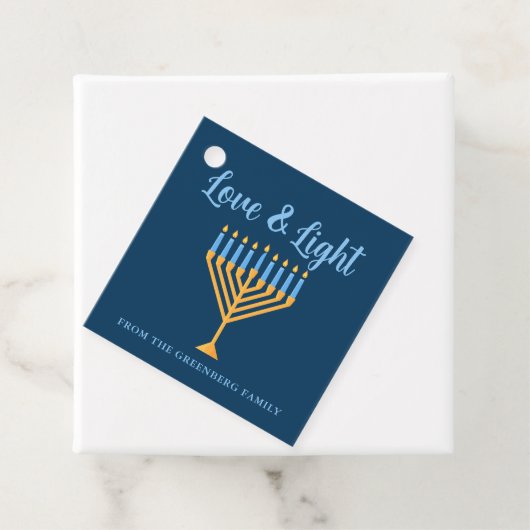 Étiquettes Cadeau Hanoukka Love & Light Custom Menorah Blue Party (En situation)