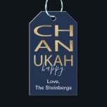 Étiquettes-cadeau Hanoukka Tags cadeaux Chanukah Happy<br><div class="desc">Tag cadeau Hanoukka "Chanukah Happy/Gold" Personnalisez en supprimant le texte, "happy, Love, The Steinbergs" et en ajoutant le vôtre. Modifiez également le texte au dos de la balise cadeau. Choisissez votre style de police, votre couleur et votre taille préférés pour le texte. La couleur Arrière - plan peut être changée....</div>